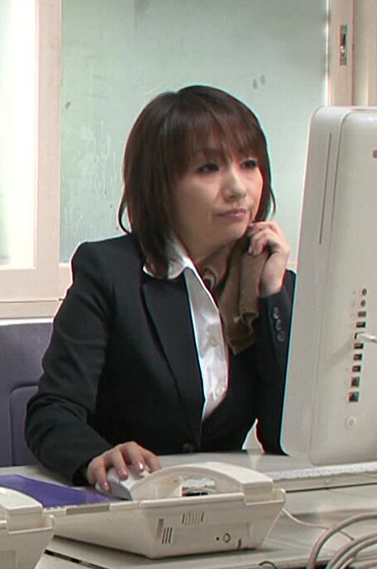 【無料フル】社内でイケないことをする熟女社員｜h_1825tssr03302